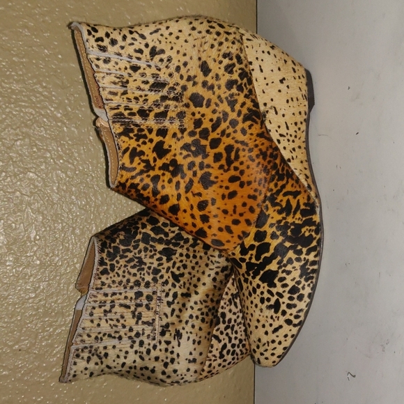 Matisse Nugent Wedge Bootie with Cow - Picture 10 of 13